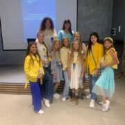Представники управління молоді, фізичної культури і спорту взяли участь у громадських обговореннях до Дня української Державності 27 липня 2023 року у ТМ „Насолода”. Організатором заходу є Державним архівом Хмельницької області.