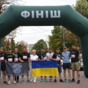 ШАНУЮ ВОЇНІВ БІЖУ ЗА ГЕРОЇВ УКРАЇНИ
