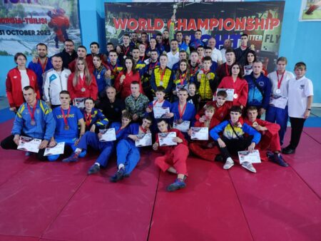 Спортсмени з Хмельниччини вибороли високі нагороди на чемпіонаті світу з універсального бою