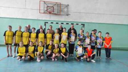 У рамках Президентської програми Пліч-о-пліч шкільні ліги Хмельниччини відбувся етап проєкту «Всеукраїнські шкільні ліги пліч-о-пліч».